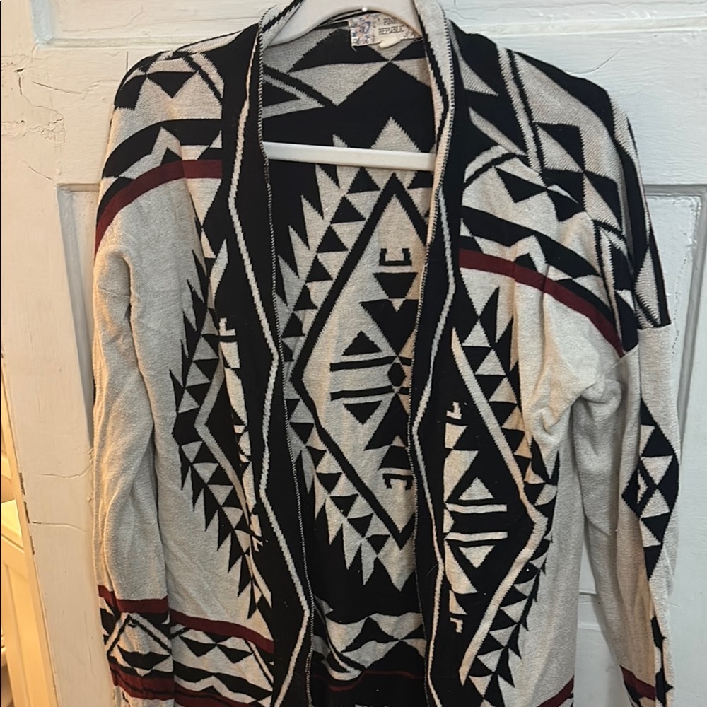 Geometric Patterned Cardigan